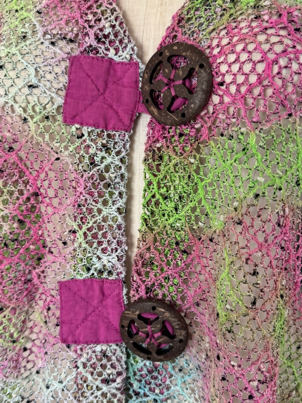 Coconut Shell Button Open-Knit Pink & Green Women's Top 1X - Picture 6 of 10
